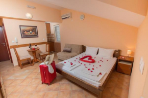 Гостиница Adzic Apartments  Будва